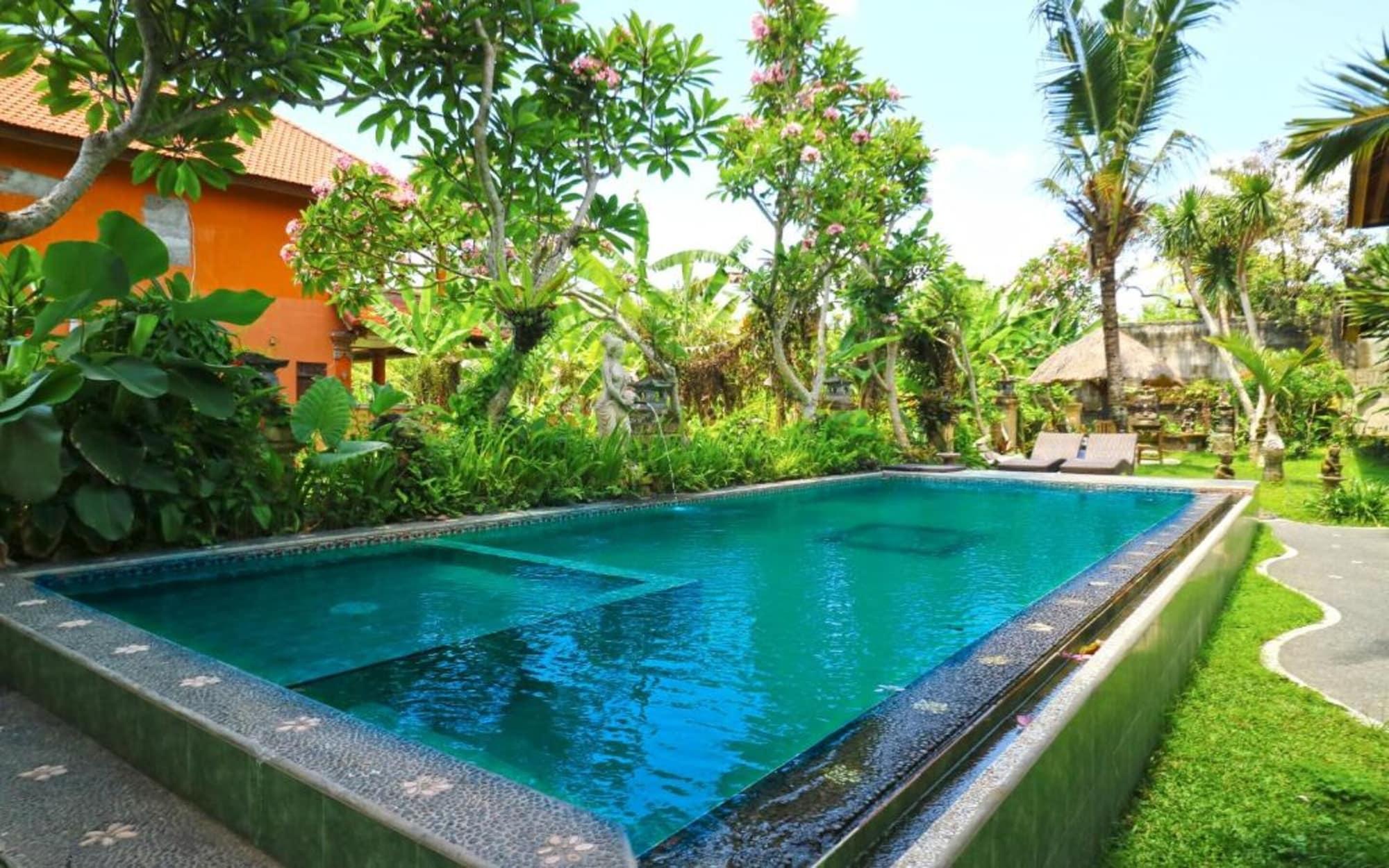 อูบุด เกอร์ตา ซิตี้ โฮเต็ล Hotel ภายนอก รูปภาพ