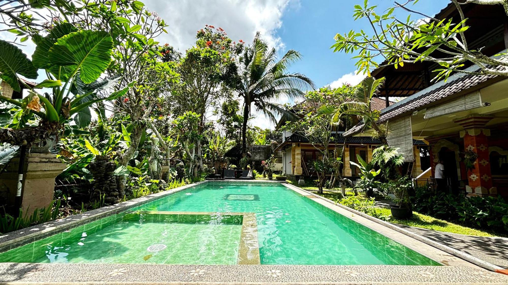 อูบุด เกอร์ตา ซิตี้ โฮเต็ล Hotel ภายนอก รูปภาพ